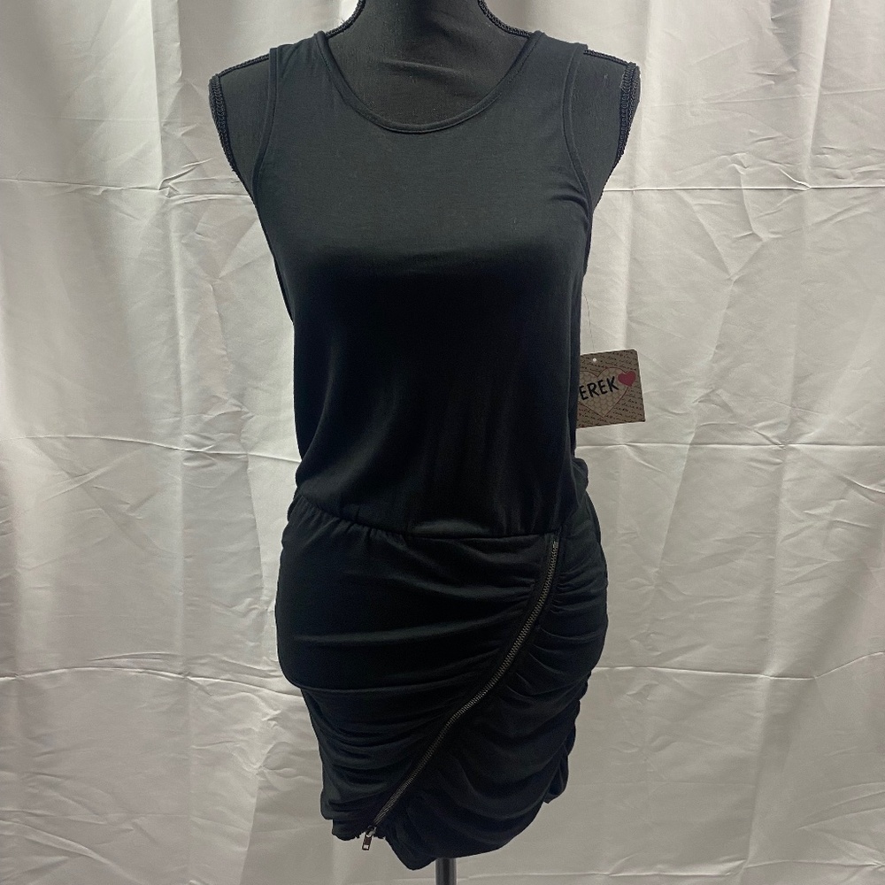 In love with Derek zipper stretchy zipper dress size medium